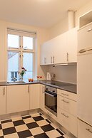 Sanders Boulevard - Cozy 2-bdr Apt By the Canal