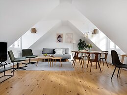 Sanders Saint - Nice 1-bdr Apt by the Canals