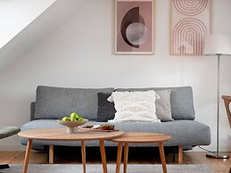 Sanders Saint - Nice 1-bdr Apt by the Canals