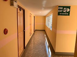 A.A. Pattaya Golden Beach Hotel