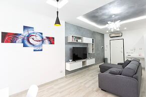 New & Stylish two Bedroom Apartment with Balconies