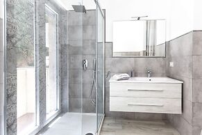 New & Stylish two Bedroom Apartment with Balconies