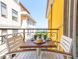 New & Stylish two Bedroom Apartment with Balconies
