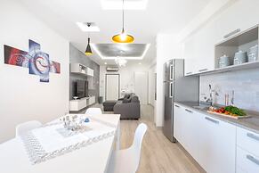 New & Stylish two Bedroom Apartment with Balconies