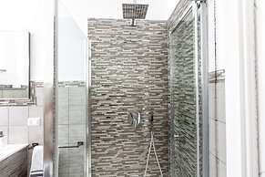 New & Stylish two Bedroom Apartment with Balconies