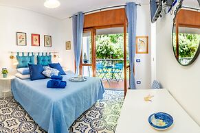 New 2 Bedroom Apt in Sorrento with sea view Terrace