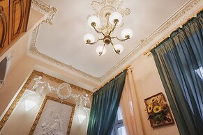 Apartment on Bakhrushina 28