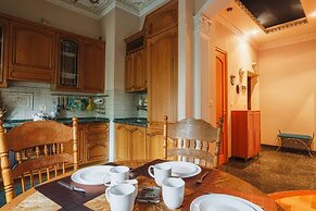 Apartment on Bakhrushina 28