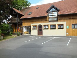 Appartements & Reitschule Fuchsenhof