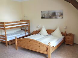 Appartements & Reitschule Fuchsenhof