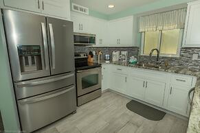 2106 is a Gulf Front 3 bedroom unobstructed views by RedAwning