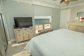 2106 is a Gulf Front 3 bedroom unobstructed views by RedAwning