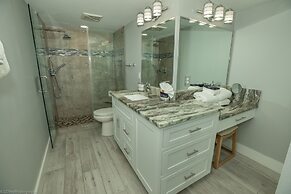 2106 is a Gulf Front 3 bedroom unobstructed views by RedAwning