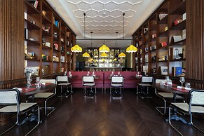 U-Visionary Roma Hotel