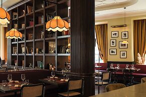 U-Visionary Roma Hotel