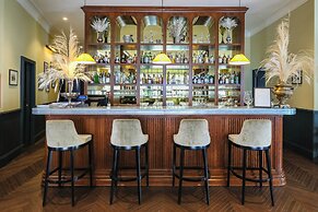 U-Visionary Roma Hotel