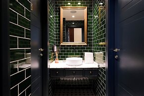 U-Visionary Roma Hotel