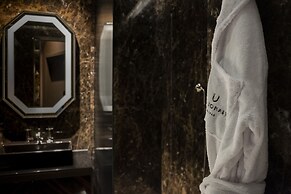 U-Visionary Roma Hotel