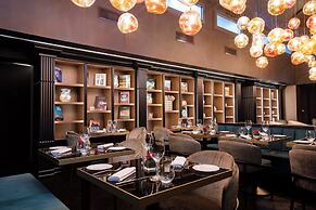 U-Visionary Roma Hotel