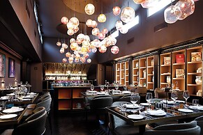 U-Visionary Roma Hotel