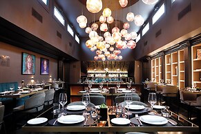 U-Visionary Roma Hotel