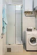 Bright 2BDR Apt near Main Bus Station-FREE PARKING
