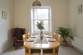 Spacious 3BR New Town Apartment