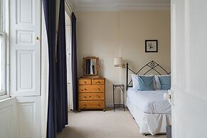 Spacious 3BR New Town Apartment