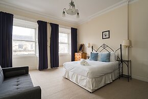 Spacious 3BR New Town Apartment