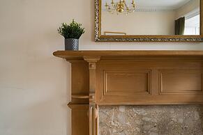 Spacious 3BR New Town Apartment