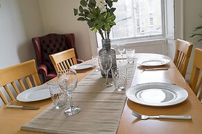 Spacious 3BR New Town Apartment