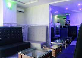 Demeg Hotel And Suites