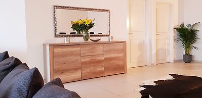 citycentre lake view apartment