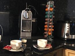 citycentre lake view apartment