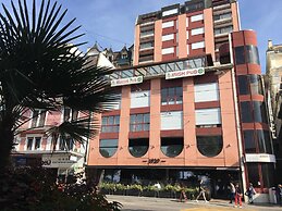 citycentre lake view apartment