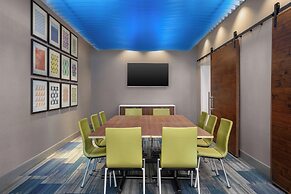Holiday Inn Express & Suites Aurora by IHG