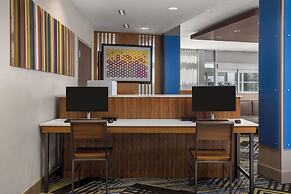 Holiday Inn Express & Suites Aurora by IHG