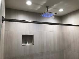 Crystal Inn Downtown