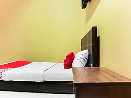 OYO 89406 Lucky Budget Hotel