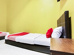 OYO 89406 Lucky Budget Hotel