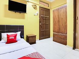 OYO 89406 Lucky Budget Hotel