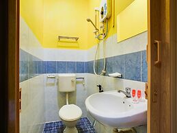 OYO 89406 Lucky Budget Hotel