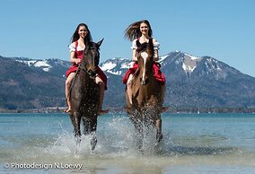 Gutshof Wolfgangsee Resort & Event Hotel