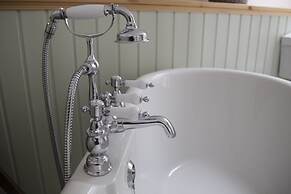 Netherton Farm Lodge