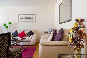 Spacious 2-bedroom Apartment in Mayfair
