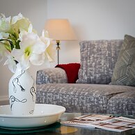 4-bedroom Villa on Marble Arch