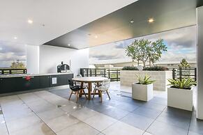 Luxurious 2 Bedroom Brand New Apartment With Amazing Hinterland Views