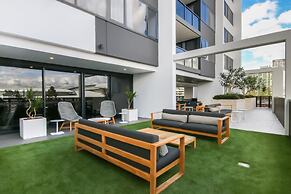 Luxurious 2 Bedroom Brand New Apartment With Amazing Hinterland Views