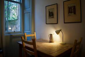 Central 3 Bedroom Next to Leafy Meadows