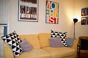 Central 3 Bedroom Next to Leafy Meadows